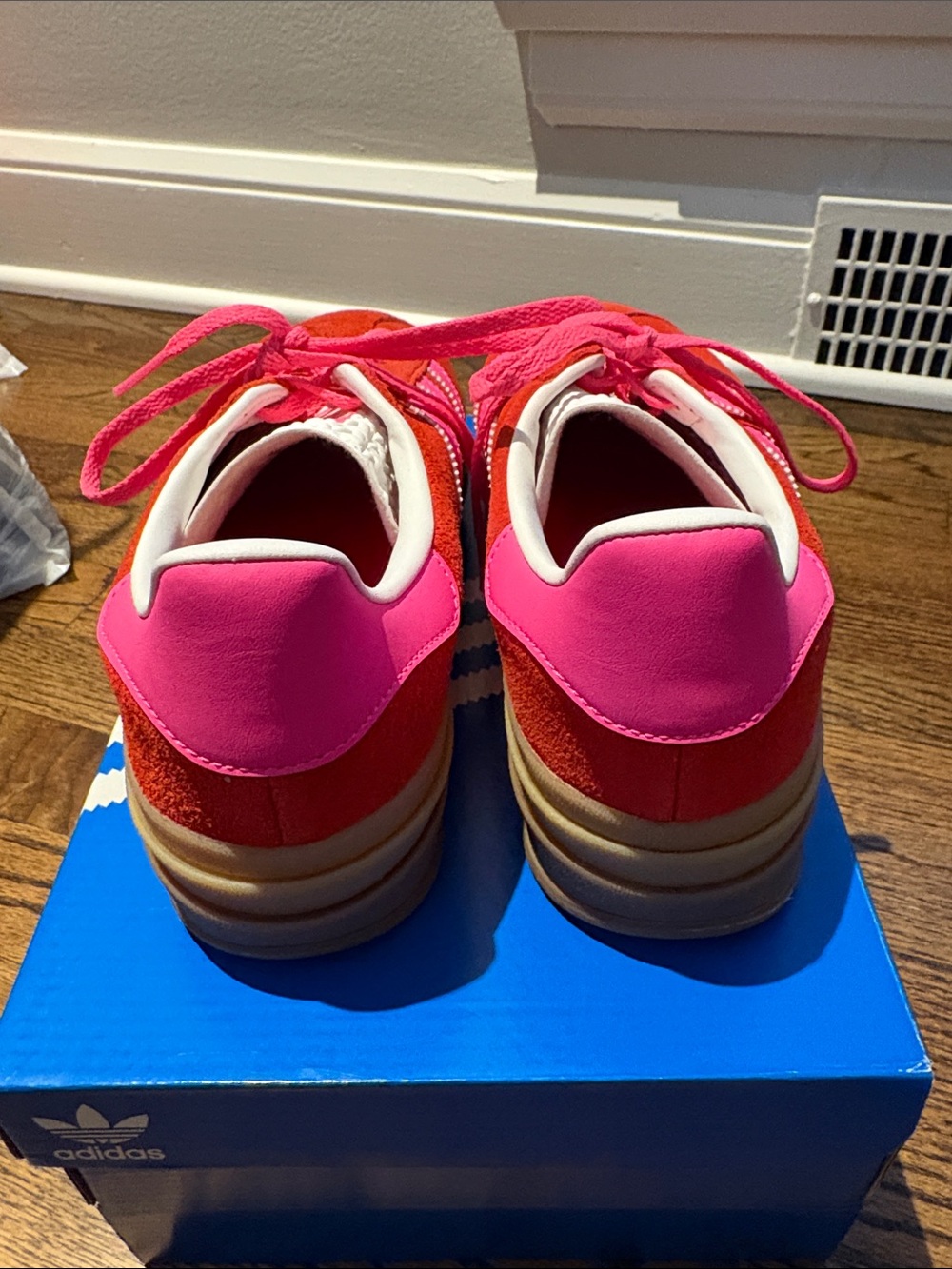 Adidas gazelle bold red suede hot pink stripes - Picture 9 of 12